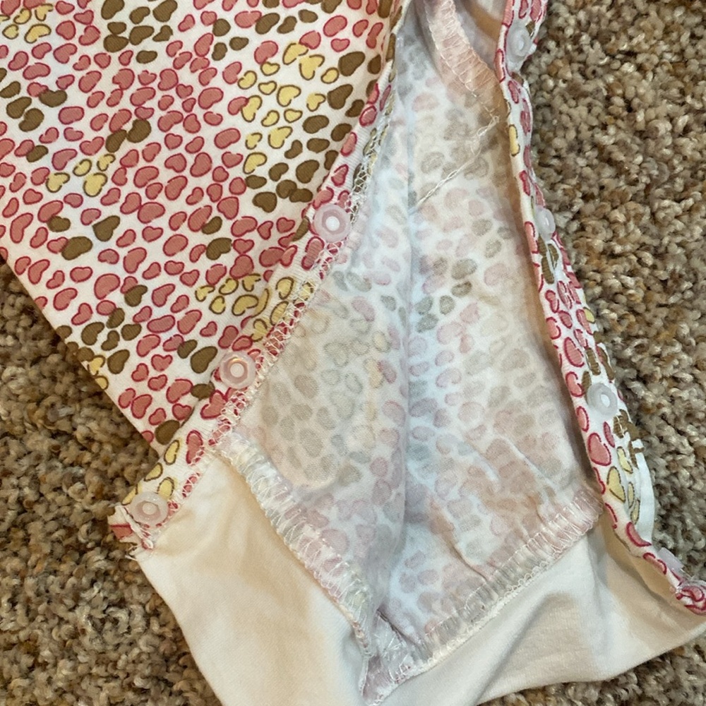 New girls romper. - Picture 3 of 5